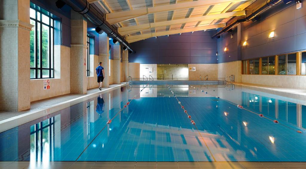 Bazén v ubytování Killashee Hotel nebo v jeho okolí