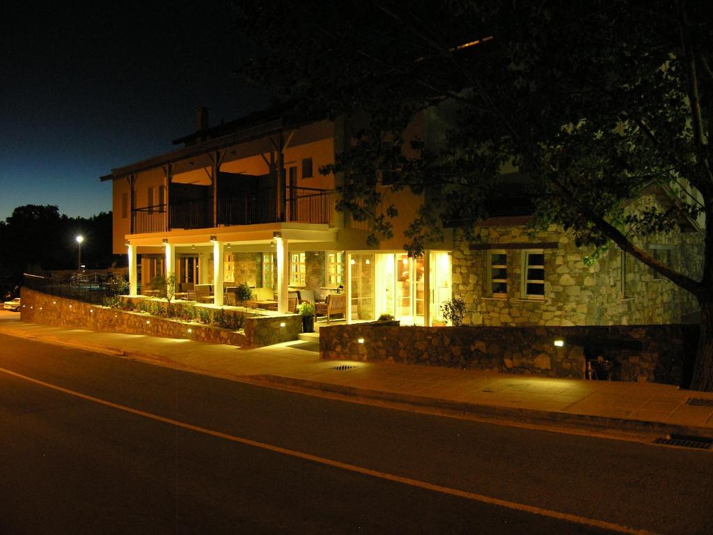 Livadia Hotel Kyperounta