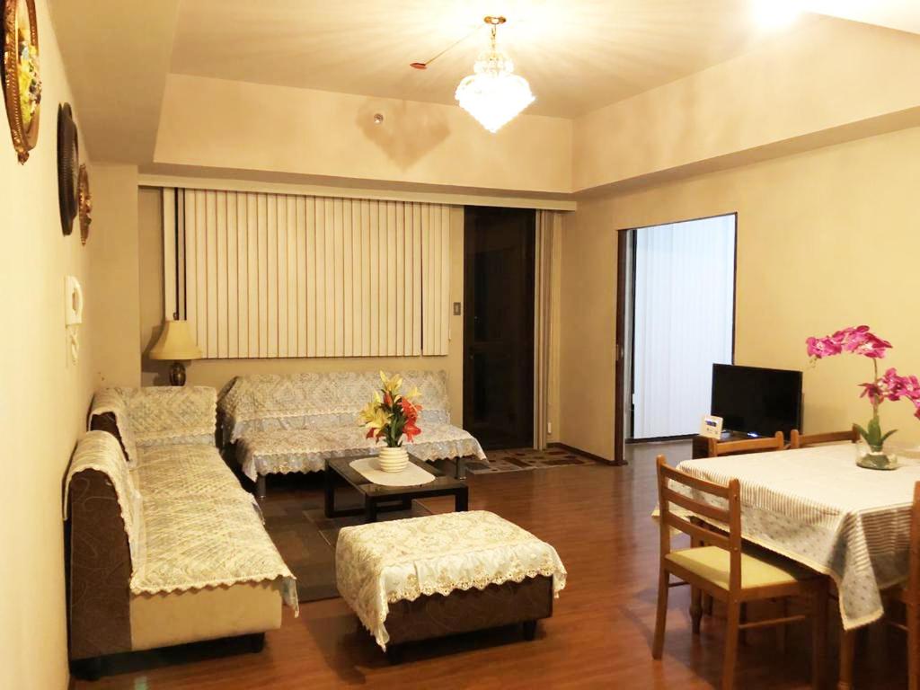 TV a/nebo společenská místnost v ubytování Splendido Tagagtay Taal Lake Staycation Free Parking Netflix No Free Pool