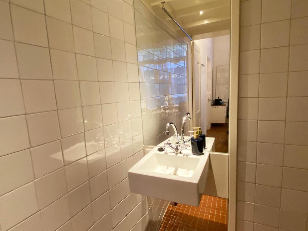 Ein Badezimmer in der Unterkunft Canal Hideaway