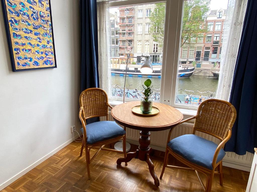 Ein Sitzbereich in der Unterkunft Canal Hideaway