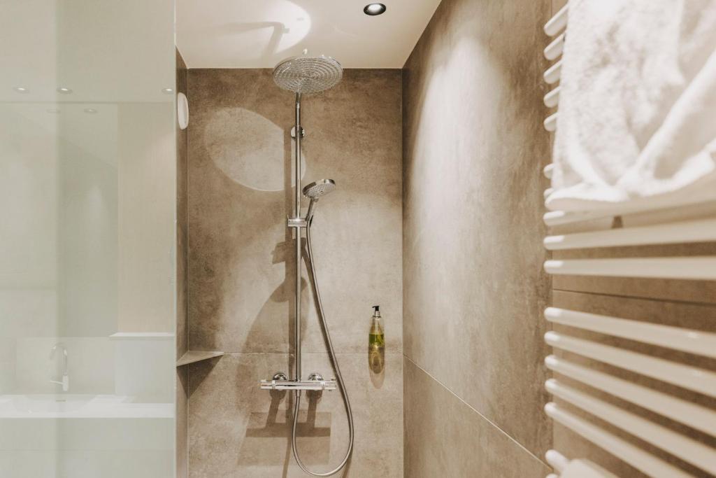 Koupelna v ubytování Hotel Alpenrose