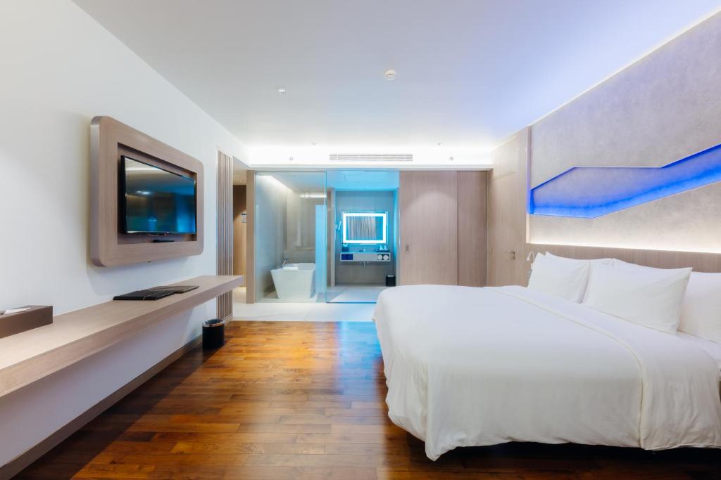 Oceanfront Beach Resort - SHA Extra Plus - Premier Comfy Room