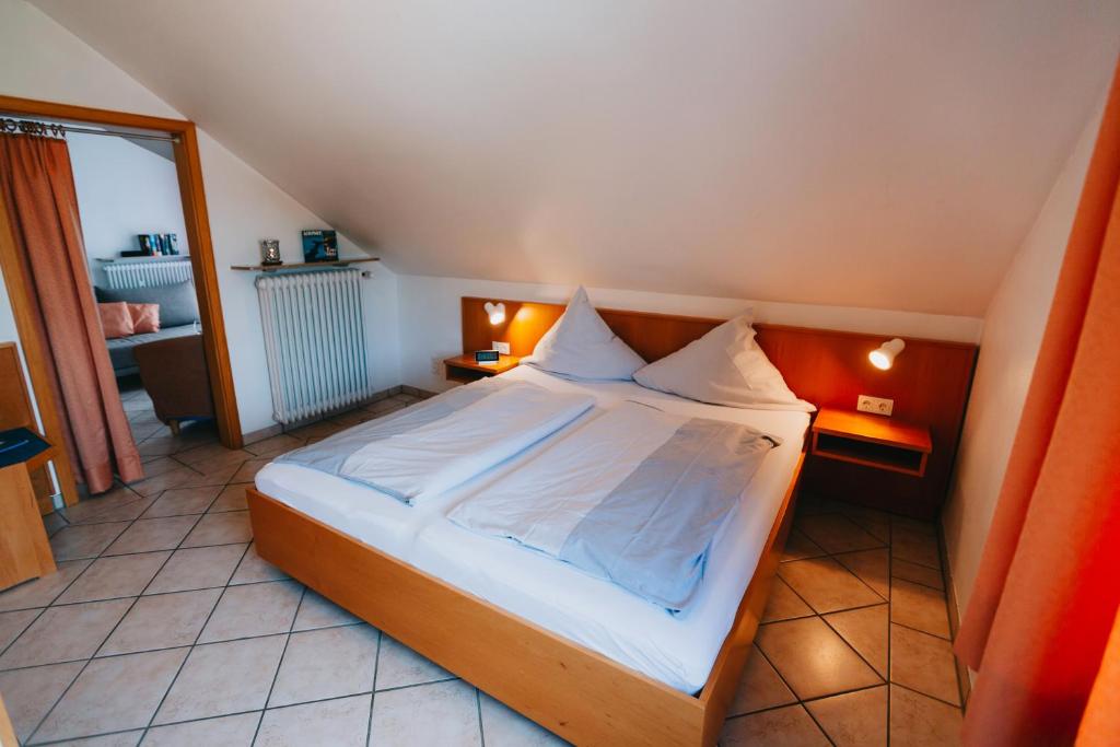 Bio-Weingut Staffelter Hof - Apartment With Balcony