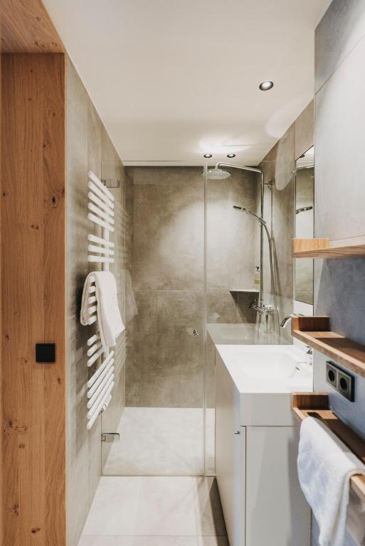 Koupelna v ubytování Hotel Alpenrose