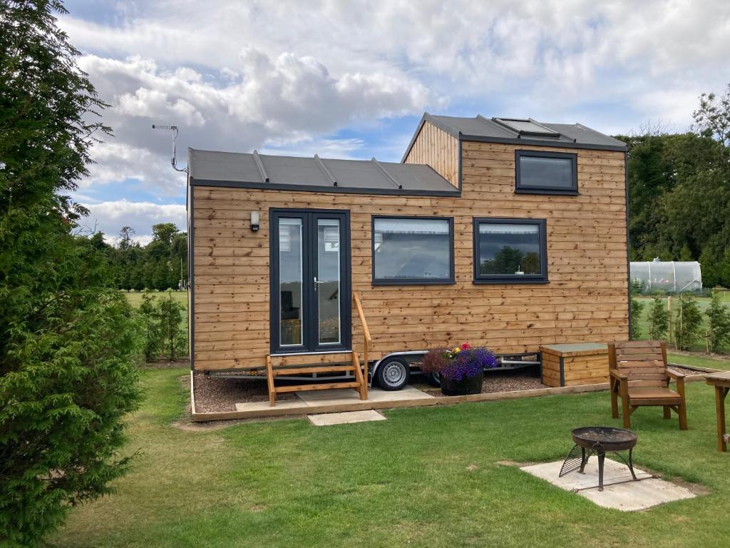Giardino di The Ashmere Tiny House