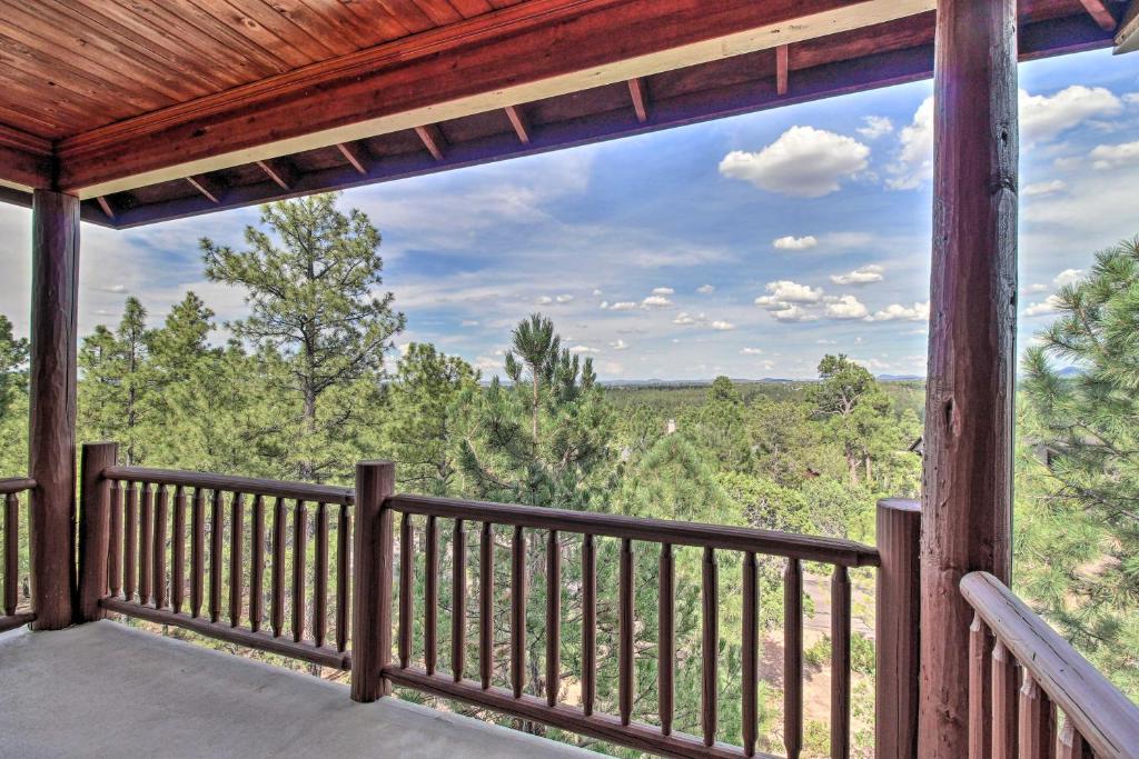 Torreon Crows Nest Mountain Home with Views!, Show Low (updated prices
