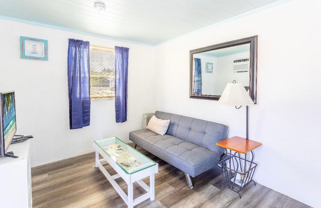 Bungalow 1 minute from the beach suite #2 - Housity