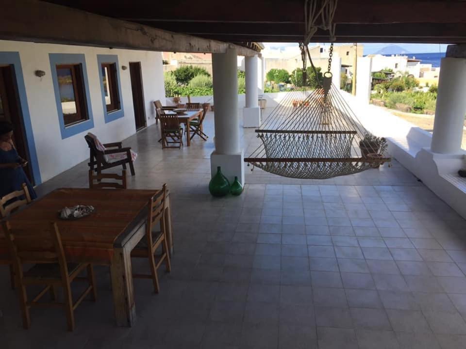 Balkón nebo terasa v ubytování Vacanze Salina camera matrimoniale con terrazzo
