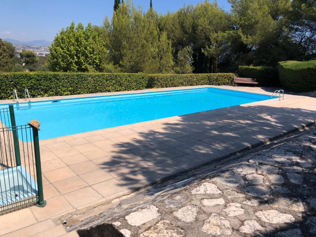 Bazén v ubytovaní Appartement 2 personnes calme proche de la mer piscine tennis alebo v jeho blízkosti