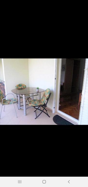 Fotografie z fotogalerie ubytování Comfortable rooms with small kitchen v destinaci Baćina