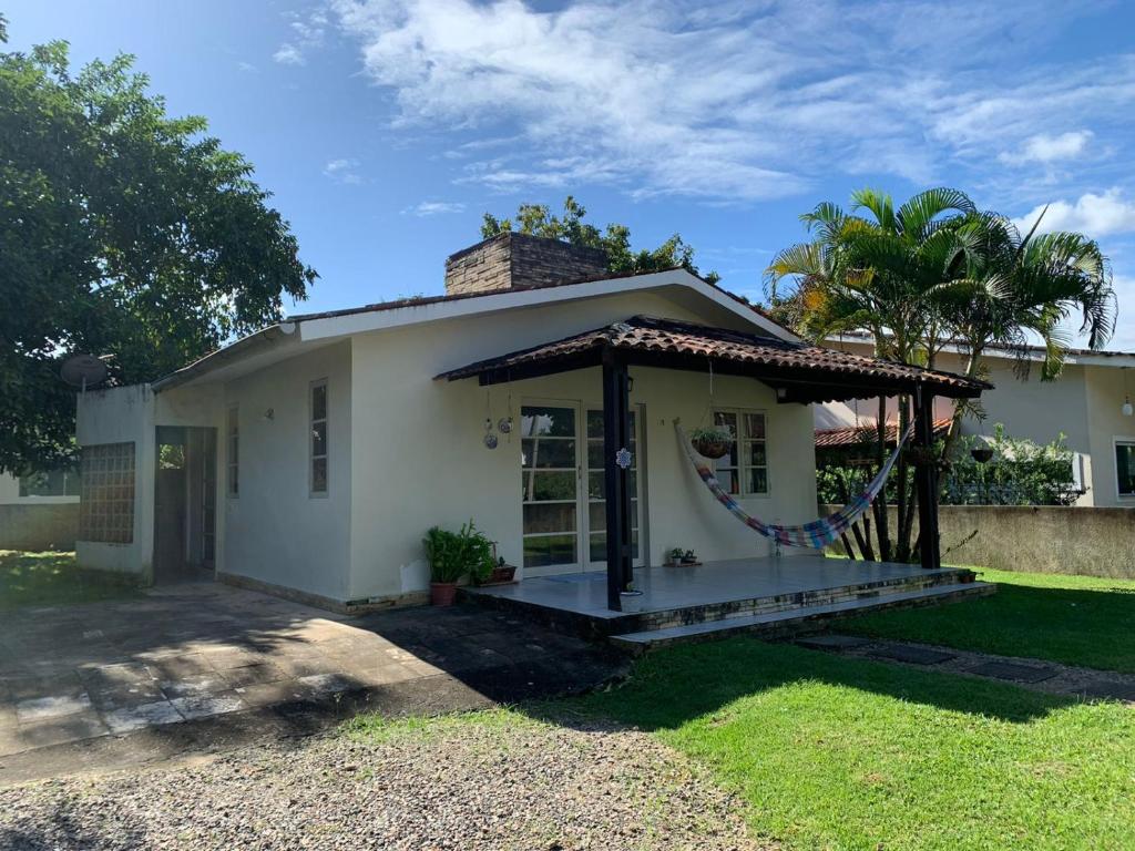 Casa de campo agradável em condomínio com piscina