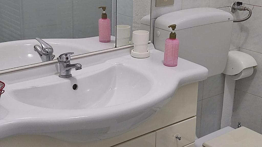 A bathroom at La Dolce Oasi