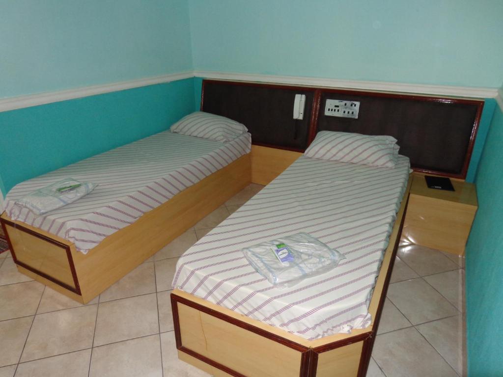  Hotel YES (Adult Only)