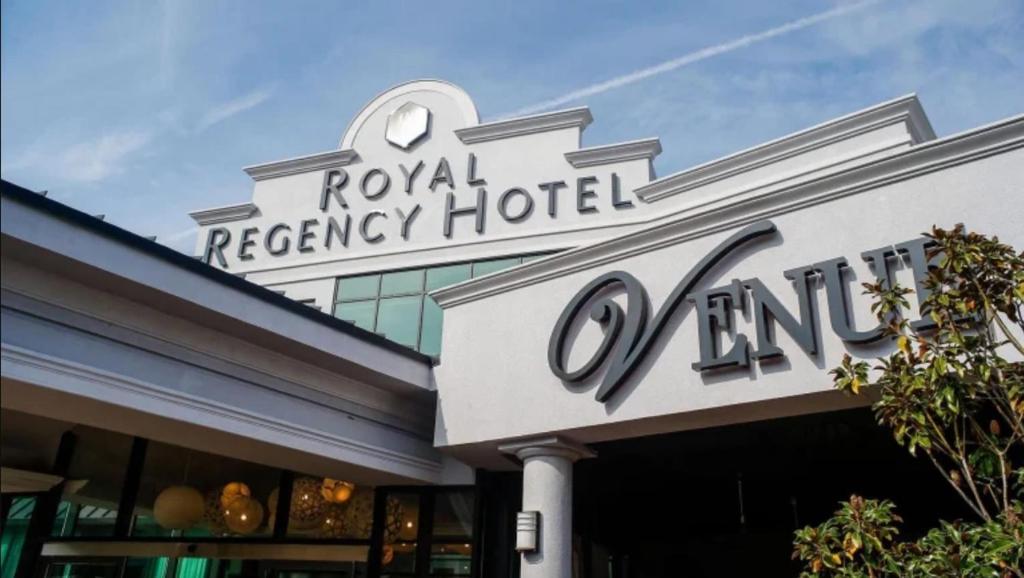 Certifikát, hodnocení, plakát nebo jiný dokument vystavený v ubytování The Royal Regency Hotel