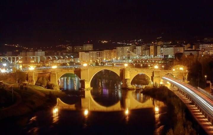 Nespecifikovaný výhled na destinaci Sobrado del Obispo nebo výhled na město při pohledu z prázdninového domu