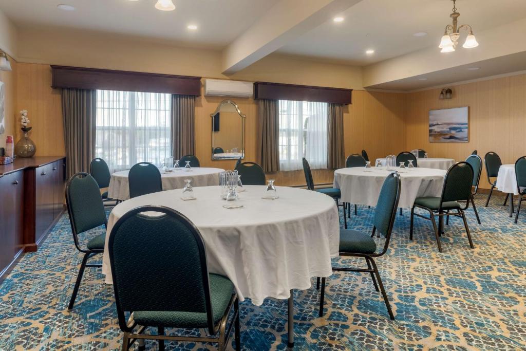 Konferenční prostory v ubytování Best Western Plus Fredericton Hotel & Suites