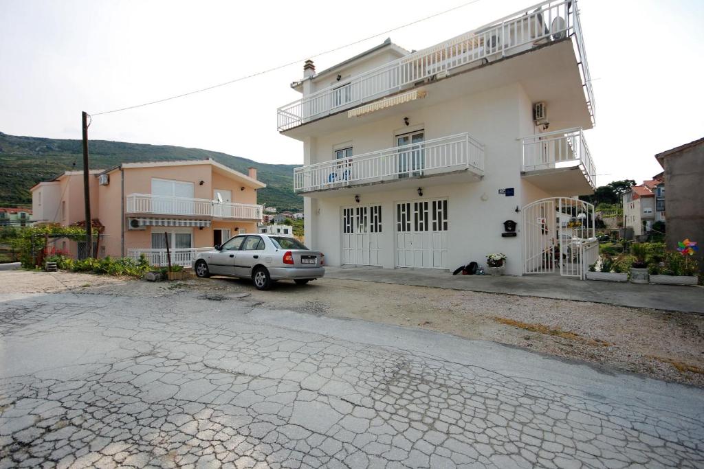 Fotografia z galérie ubytovania Apartments with a parking space Podstrana, Split - 4849 v destinácii Podstrana
