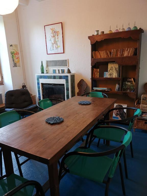 Posedenie v ubytovaní Gite des petites ruelles : familial et chaleureux