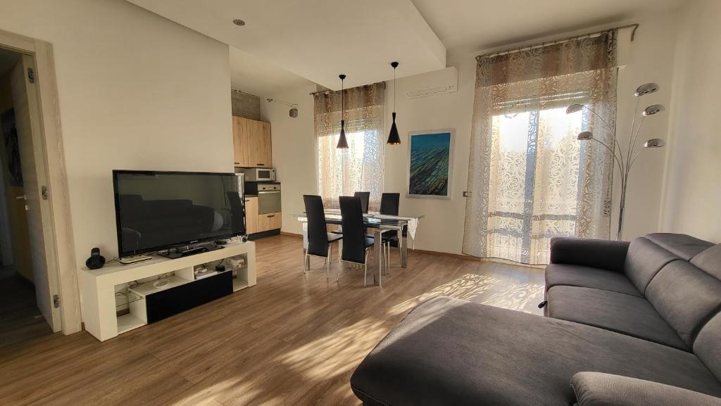 Televízia a/alebo spoločenská miestnosť v ubytovaní La Casa del Buonviaggio