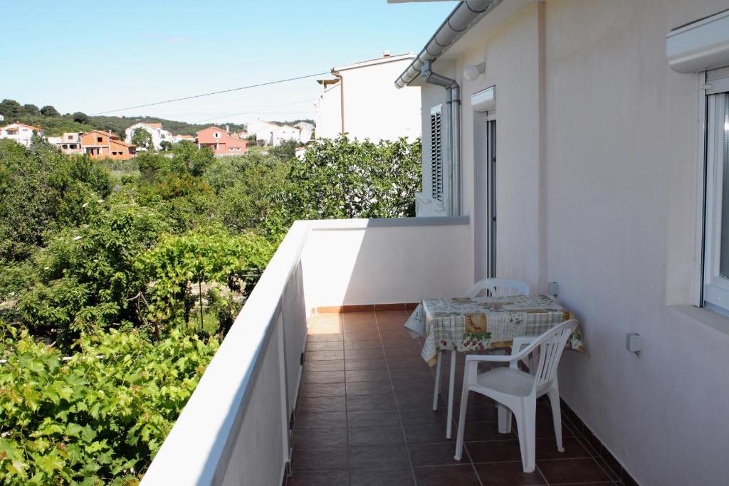 Balkón alebo terasa v ubytovaní Apartments with a parking space Palit, Rab - 4957