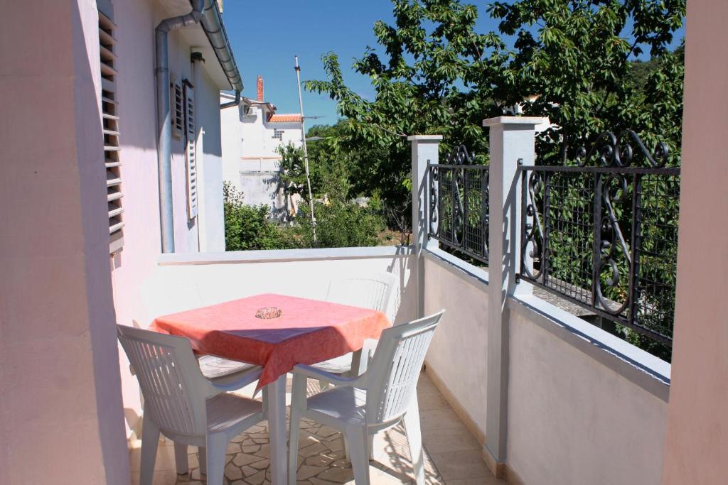 Balkón alebo terasa v ubytovaní Apartments with a parking space Palit, Rab - 4957