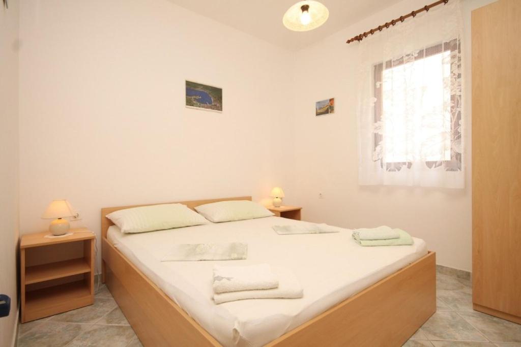 Fotografia z galérie ubytovania Apartments with a parking space Rukavac, Vis - 8837 vo Vise