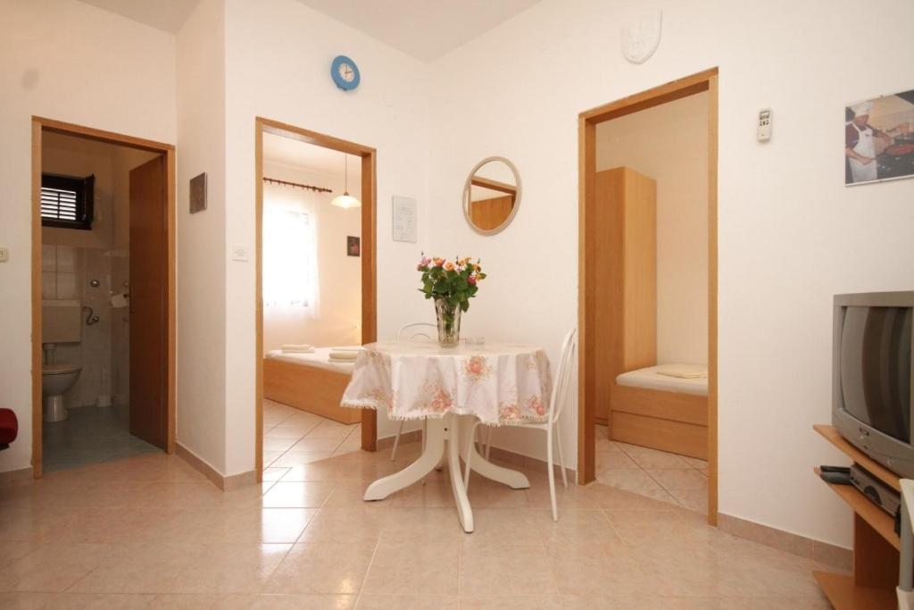 Fotografia z galérie ubytovania Apartments with a parking space Rukavac, Vis - 8837 vo Vise