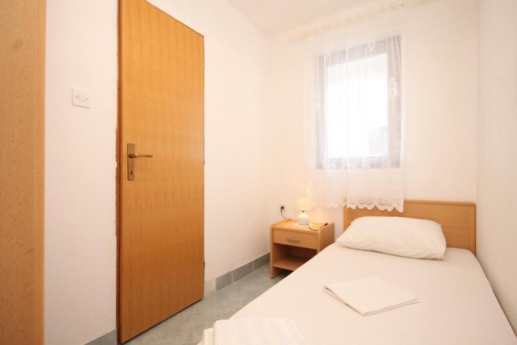 Fotografia z galérie ubytovania Apartments with a parking space Rukavac, Vis - 8837 vo Vise