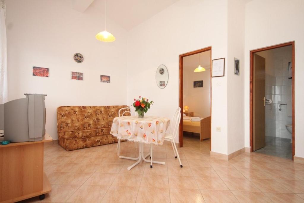 Fotografia z galérie ubytovania Apartments with a parking space Rukavac, Vis - 8837 vo Vise