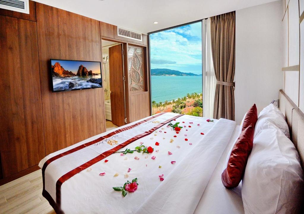 Phòng Deluxe Đôi hoặc 2 giường đơn nhìn ra 1 góc biển