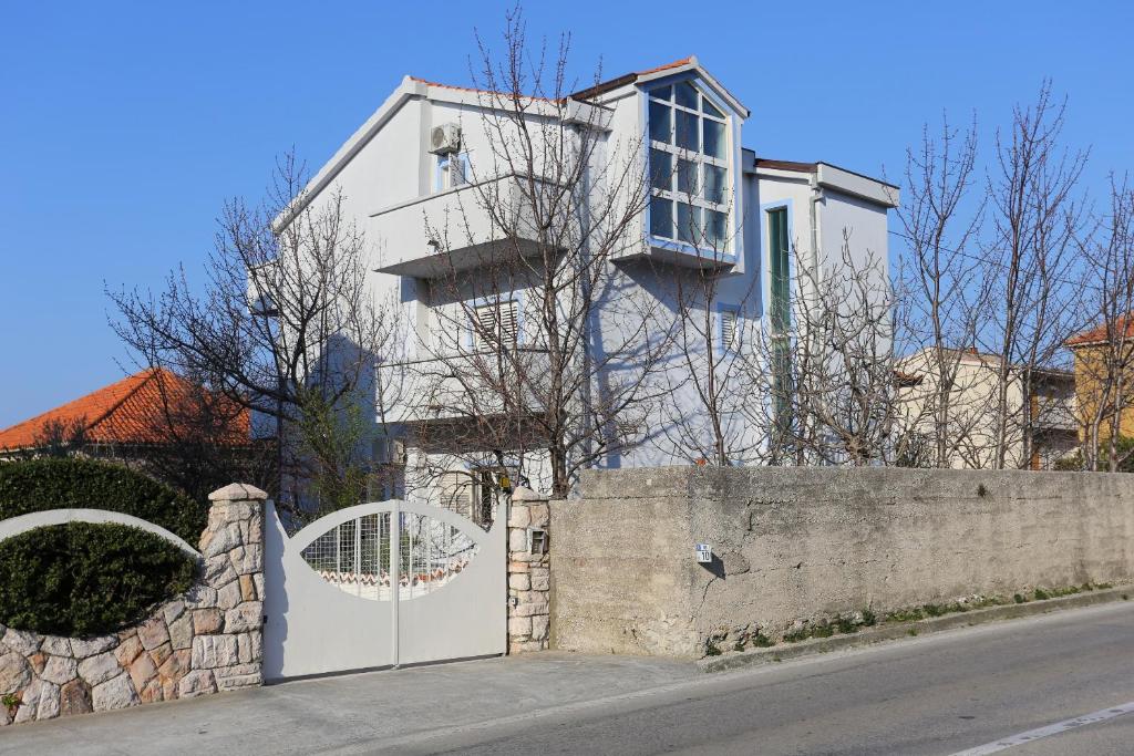 Gallery image of Apartments by the sea Podstrana, Split - 10356 in Podstrana
