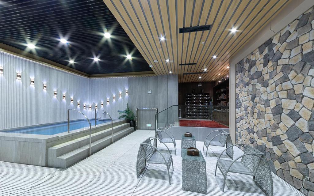 Bazén v ubytování Zhuhai Palm Spring Hotel nebo v jeho okolí