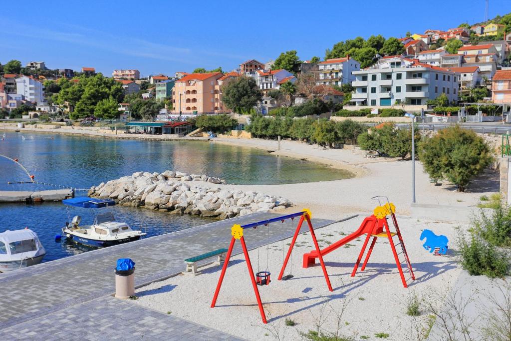 Fotografia z galérie ubytovania Apartments with a parking space Marina, Trogir - 13613 v Marine