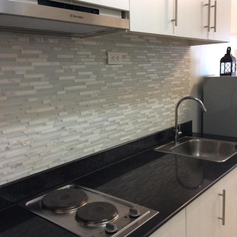Sea Residences Holiday Rentals - 带阳台的公寓