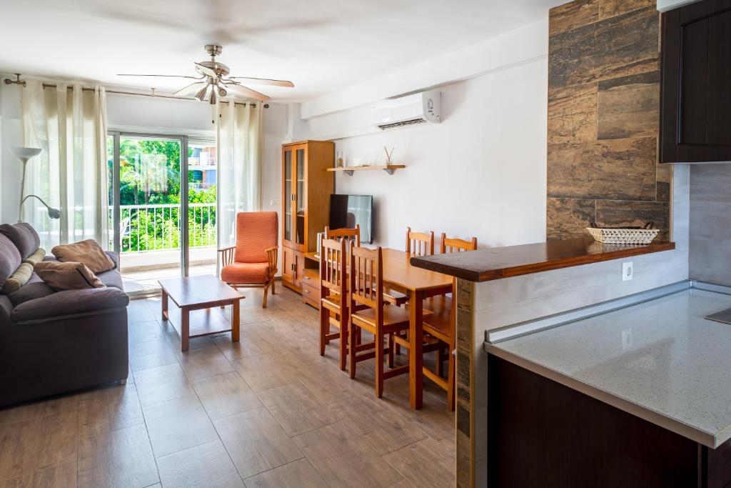 San Juan Live, Alicante – Updated 2023 Prices