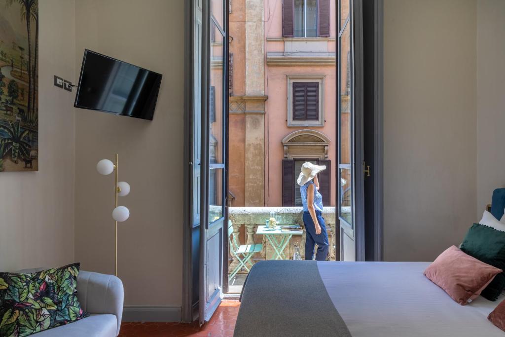A television and/or entertainment centre at Glance in Rome