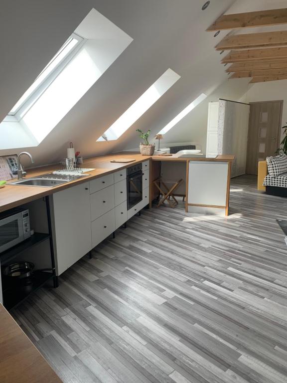 Fotografie z fotogalerie ubytování Apartmán U památného stromu v podkroví v destinaci Česká Lípa