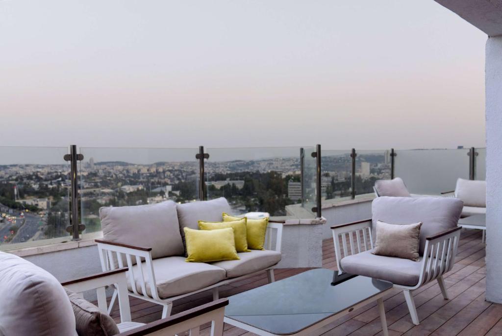 Posezení v ubytování Ramada Jerusalem Hotel