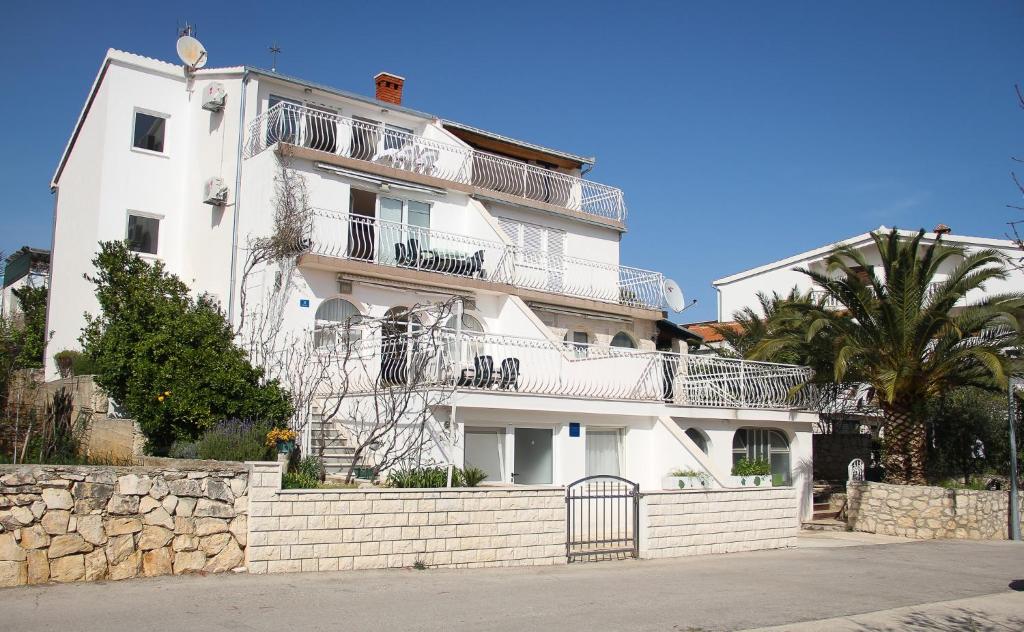 Fotografia z galérie ubytovania Apartments with a parking space Seget Vranjica, Trogir - 11561 v Seget Vranjici