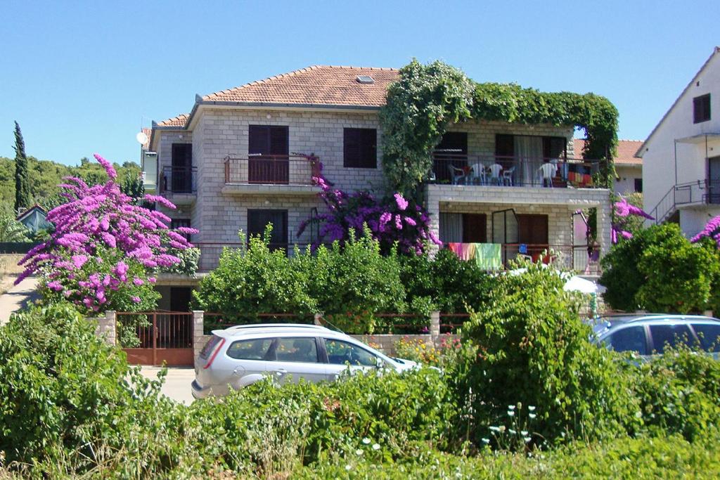 Stari Grad – Photos 5