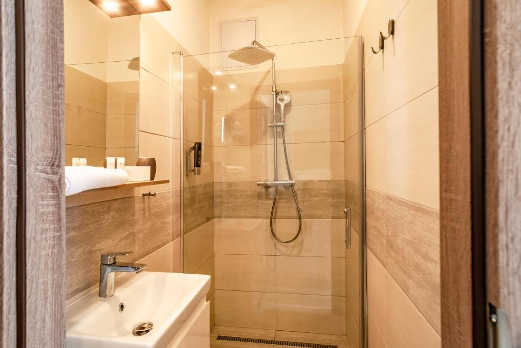 STING Boutique Apartments - 6