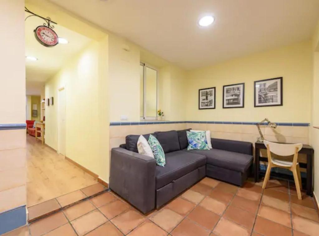 RamblasRentals Chic & Spacious Flat Pool Table 15M Ramblas ...