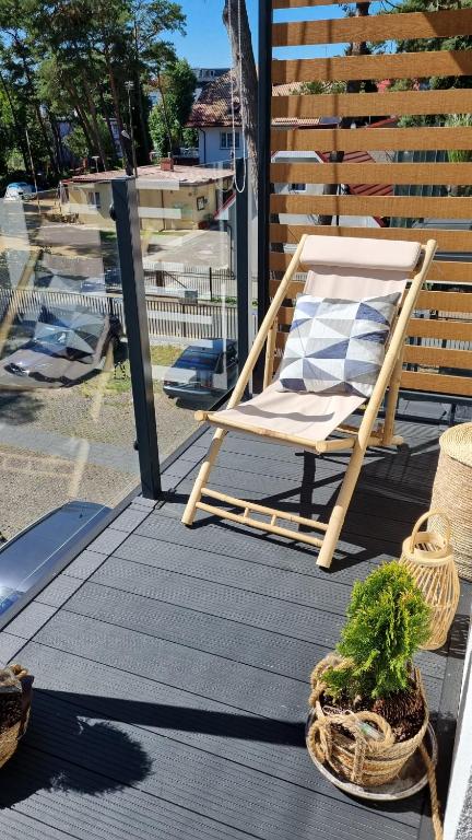 Balkón alebo terasa v ubytovaní Apartament ROYAL Mielno Sosnowa 4