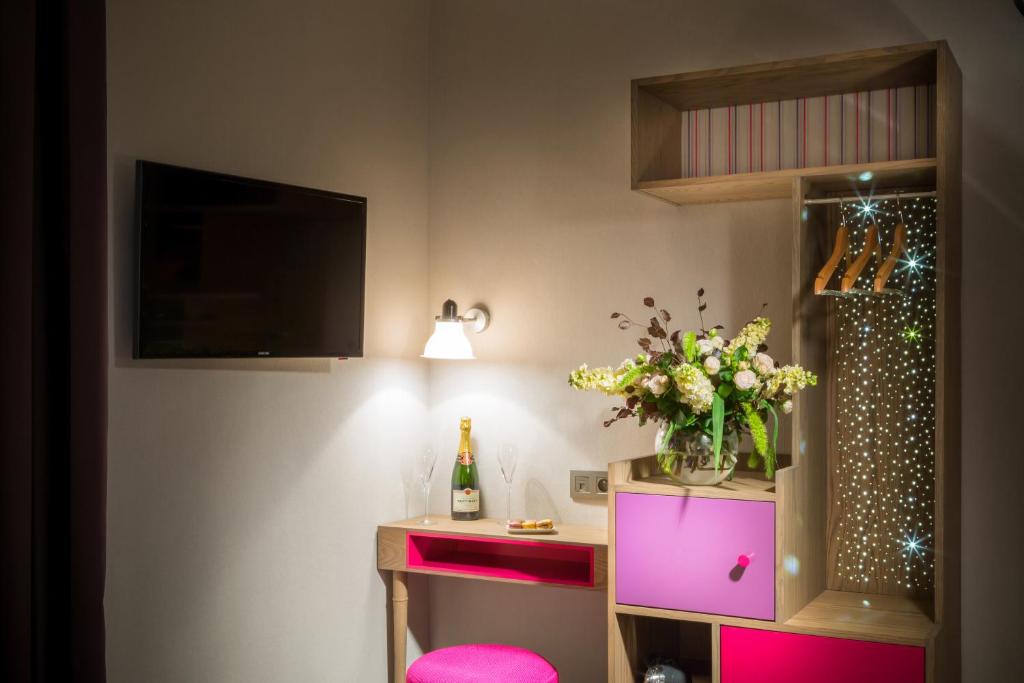 Hôtel La Parizienne - Proche Montparnasse - Resim 27