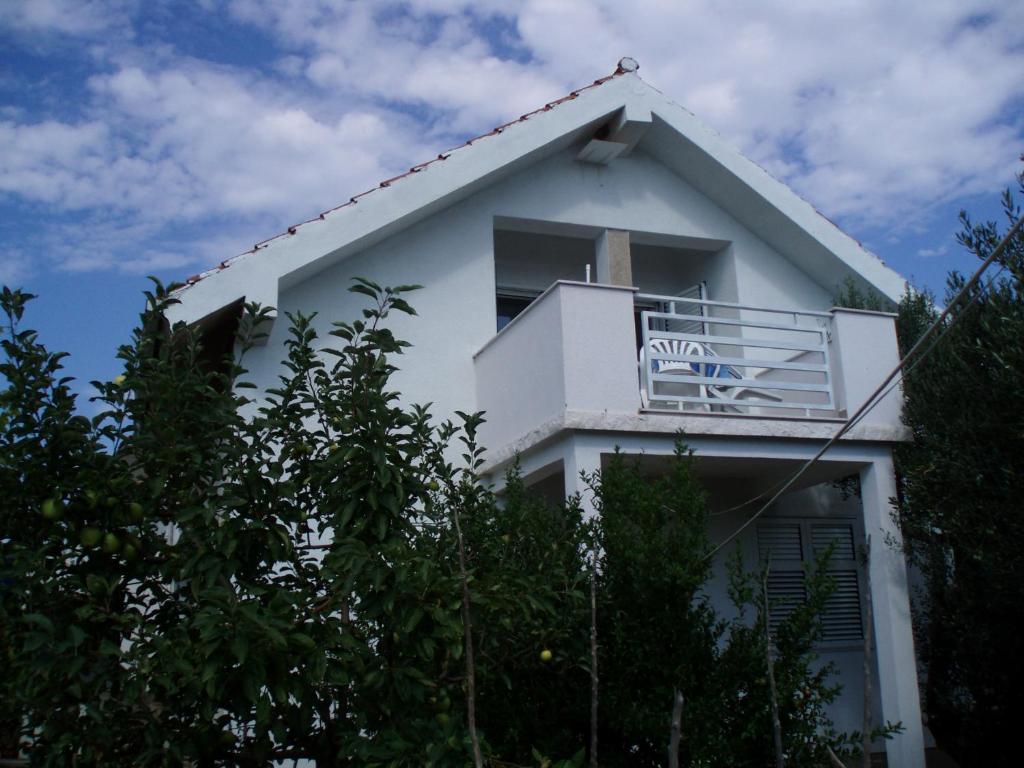 Fotografia z galérie ubytovania Apartments by the sea Vinisce, Trogir - 17210 v destinácii Vinišće