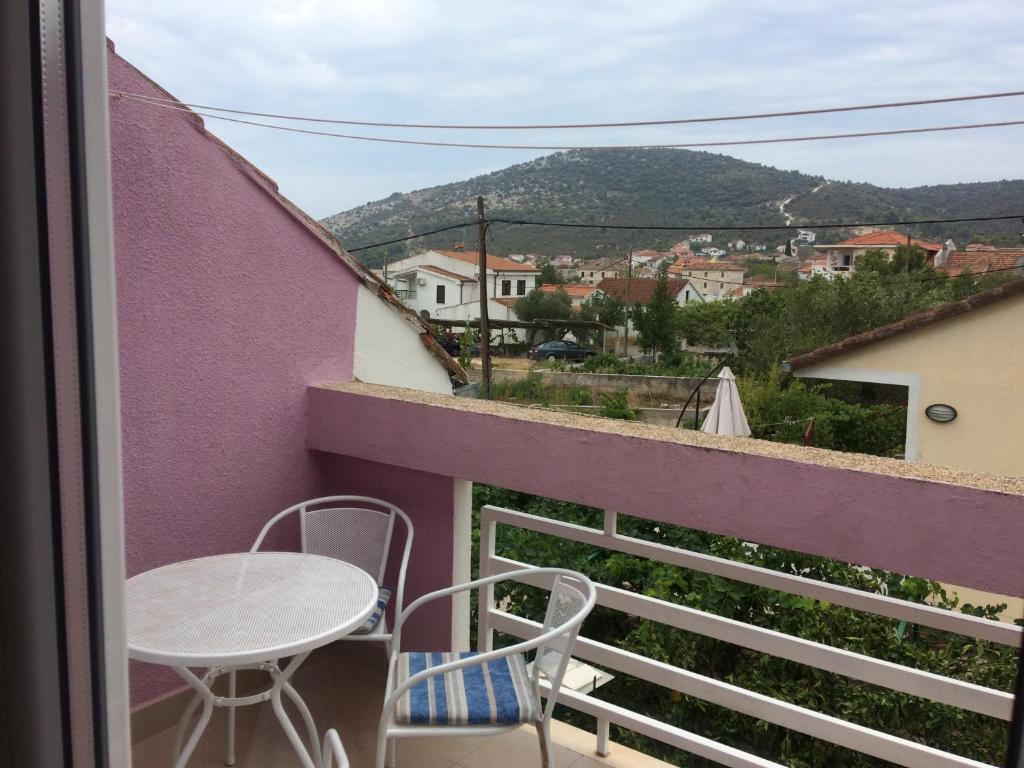 Fotografia z galérie ubytovania Apartments by the sea Vinisce, Trogir - 17210 v destinácii Vinišće