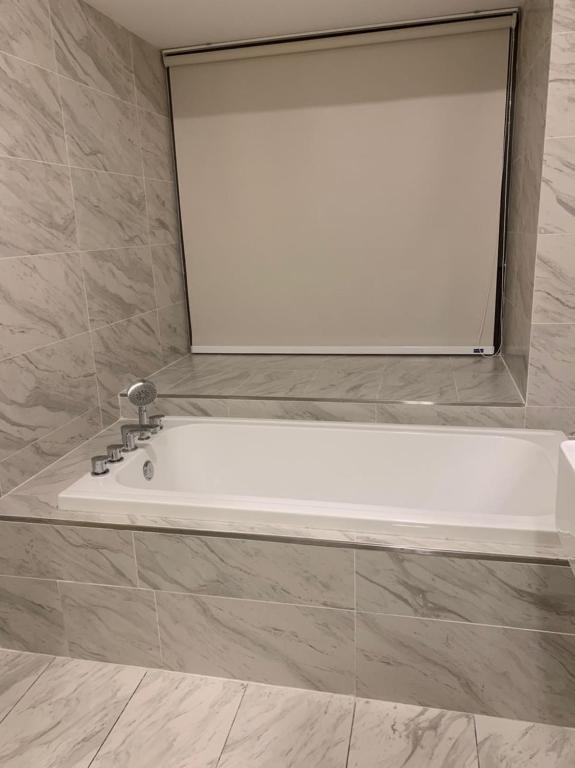 Melaka Imperio Residence with Wifi and PoolSeaview - King Studio