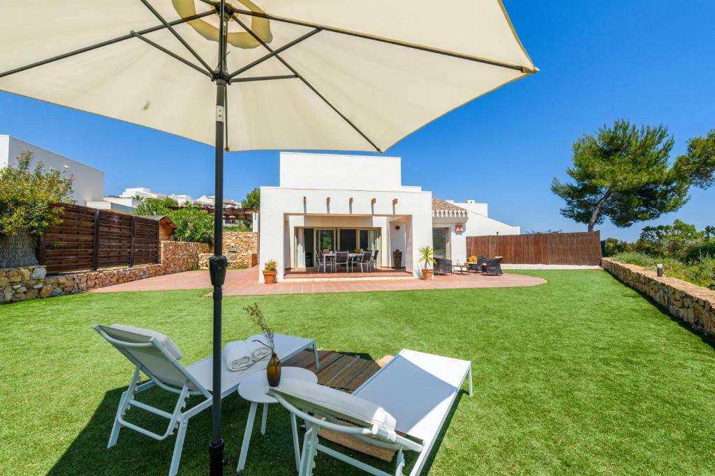 Las Colinas Golf & Country Club Residences - Superior Villa