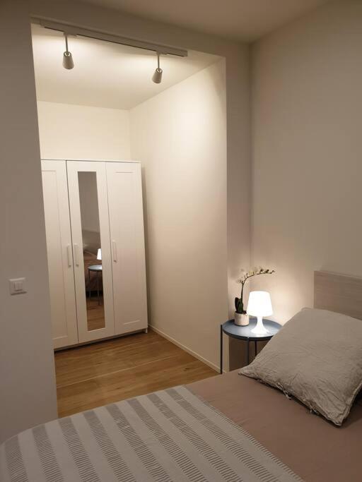 Experience The Loft! LOFT 18, downtown, near the lake FREE PARKING available - Resim 14